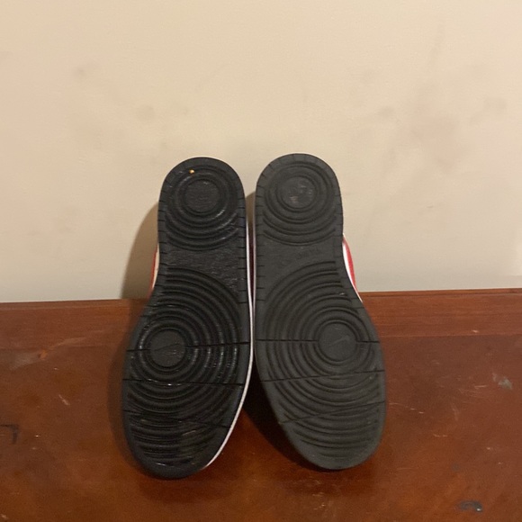 Nike shoes - Picture 3 of 3